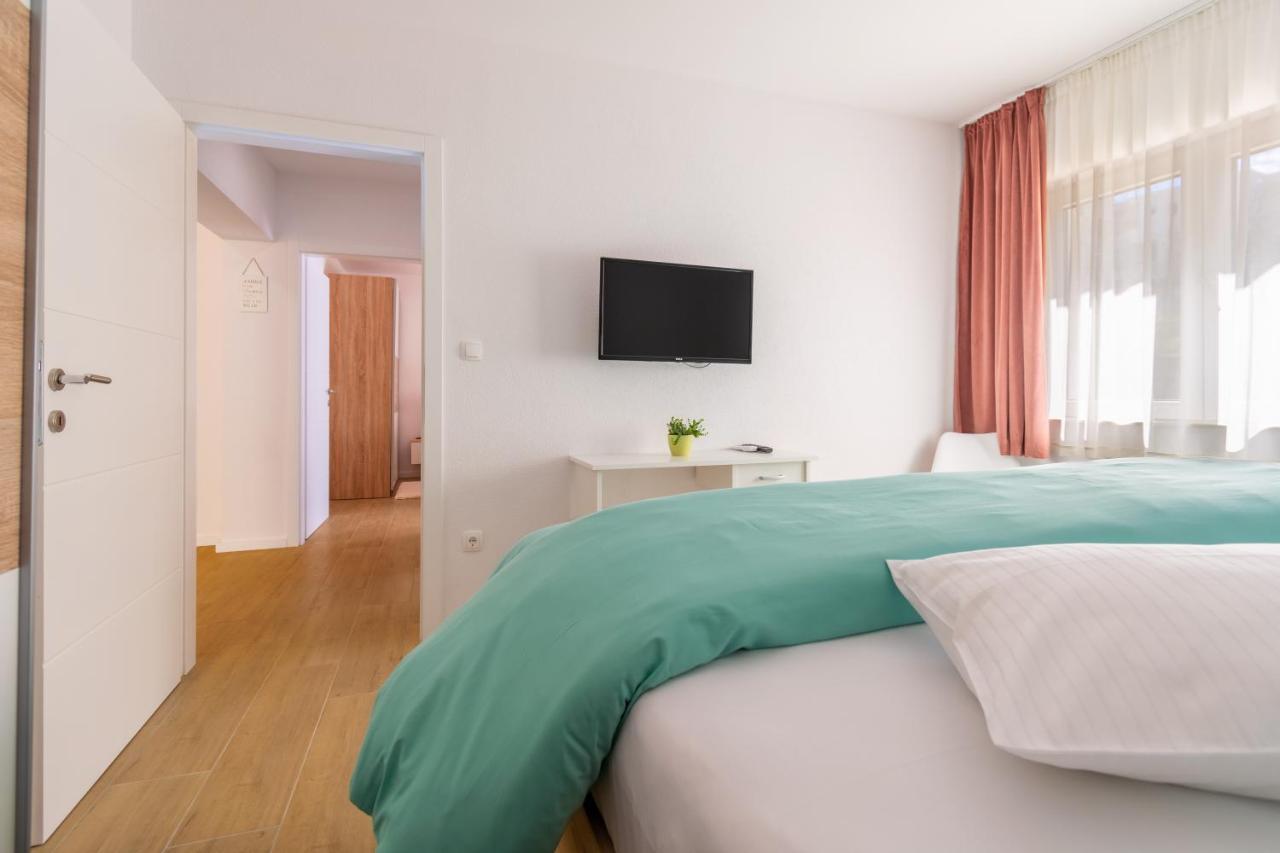 City Apartment 4 & 6 Makarska Bagian luar foto