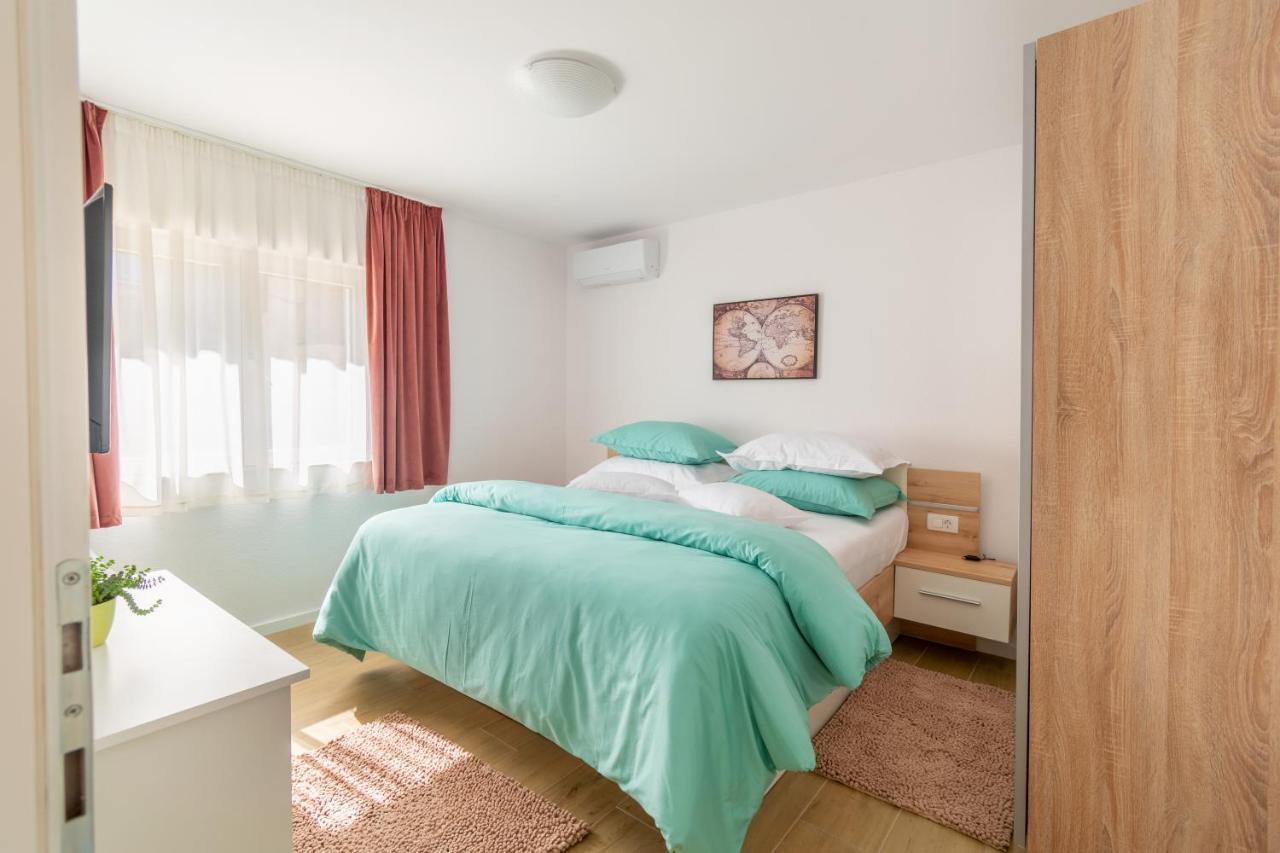 City Apartment 4 & 6 Makarska Bagian luar foto