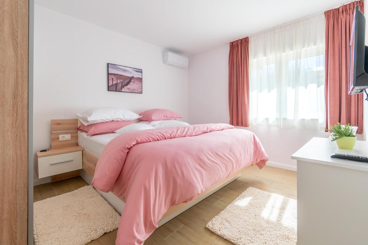 City Apartment 4 & 6 Makarska Bagian luar foto