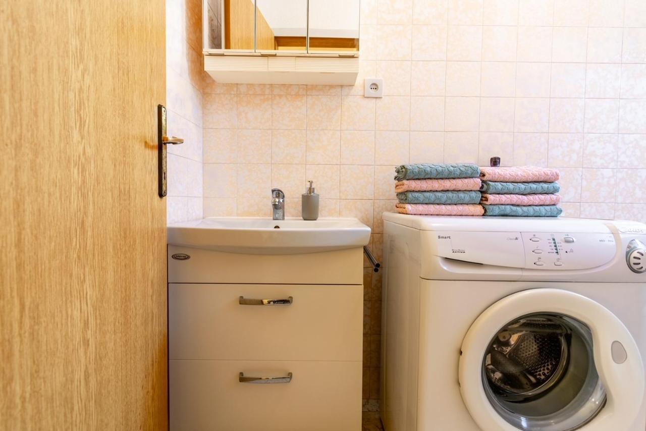 City Apartment 4 & 6 Makarska Bagian luar foto