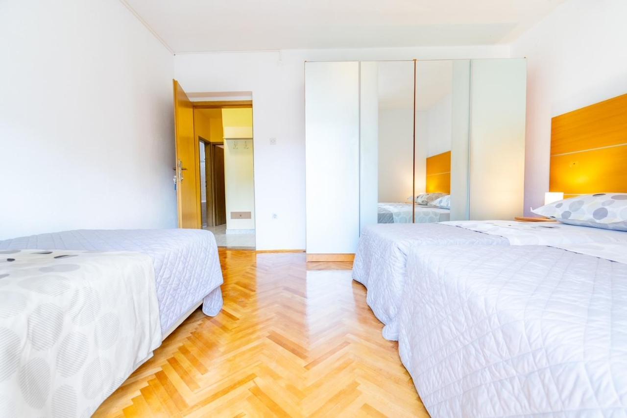 City Apartment 4 & 6 Makarska Bagian luar foto